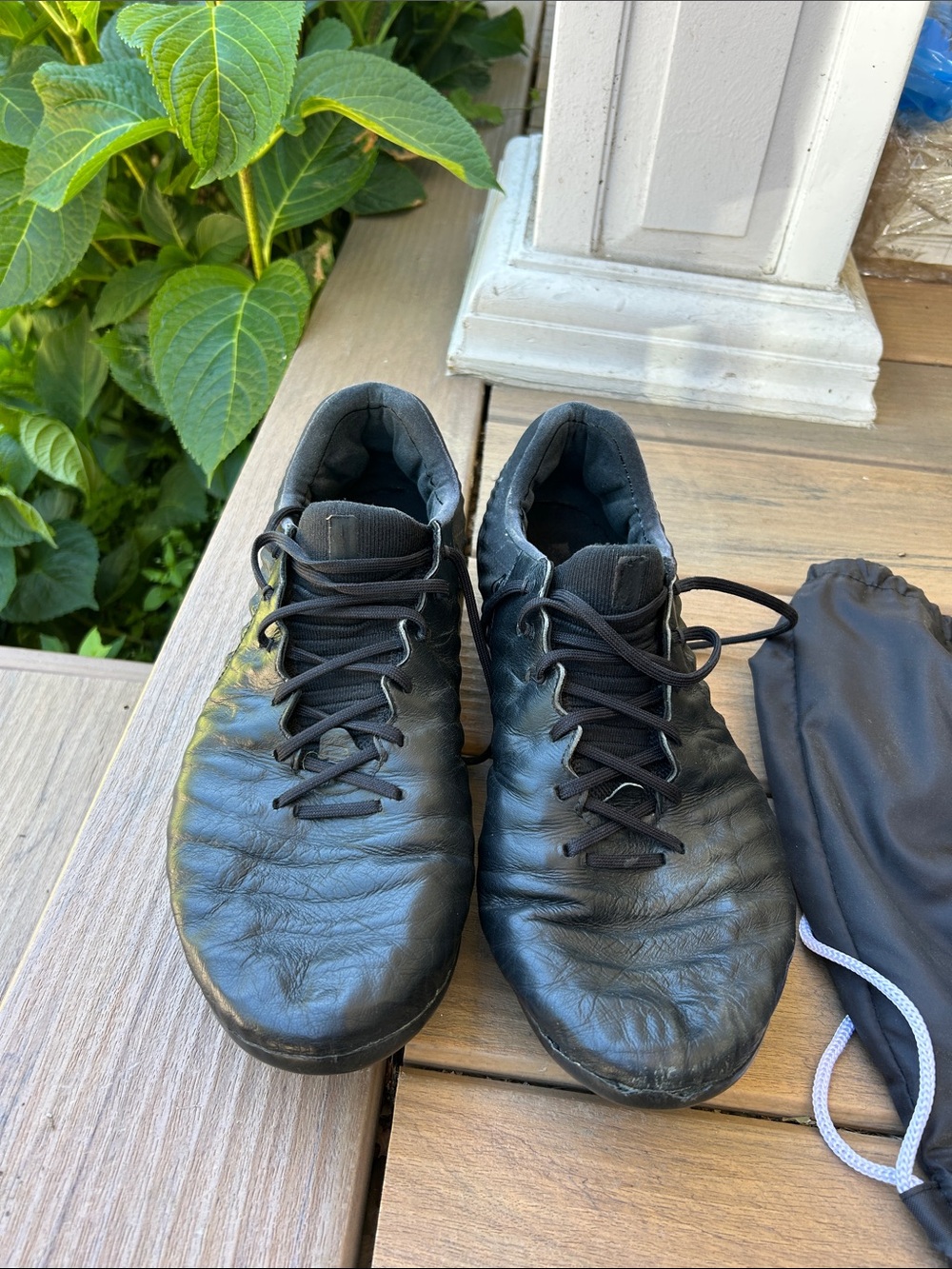 Nike Men's Black soccer cleats 12.5 Shoes